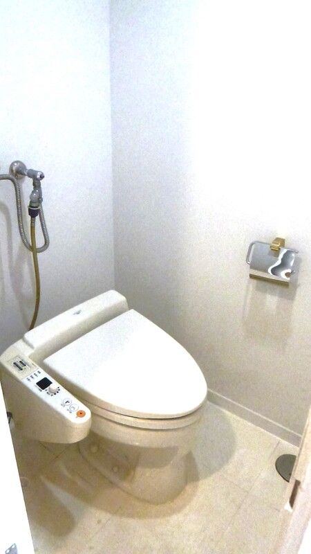 都営浅草線 泉岳寺駅 徒歩1分 11階建 築50年のトイレ写真