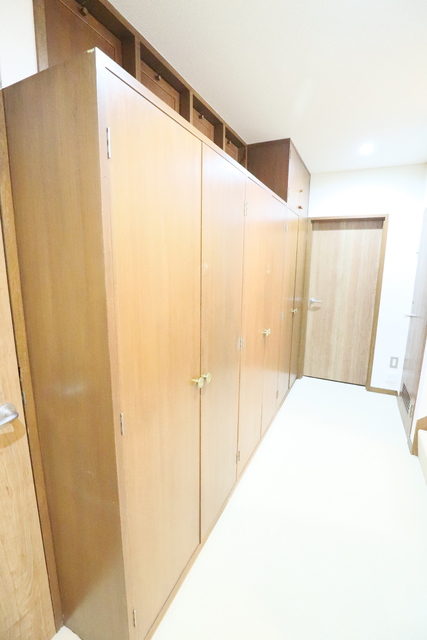 玄関　◇玄関前のシューズボックス◇