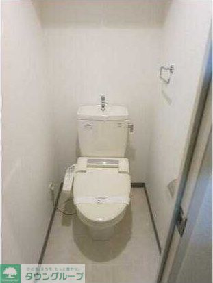 ＪＲ山手線 目黒駅 徒歩13分 6階建 築20年のトイレ写真