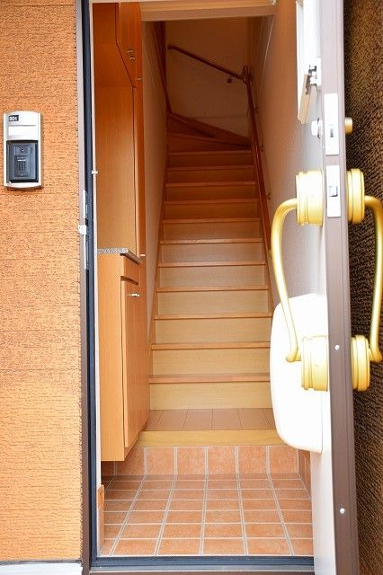 バーミィ Fの玄関写真