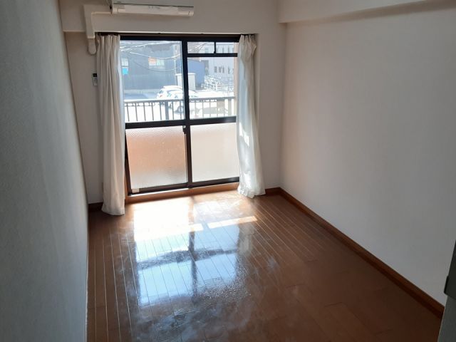 グレイス国府宮IIの居間写真