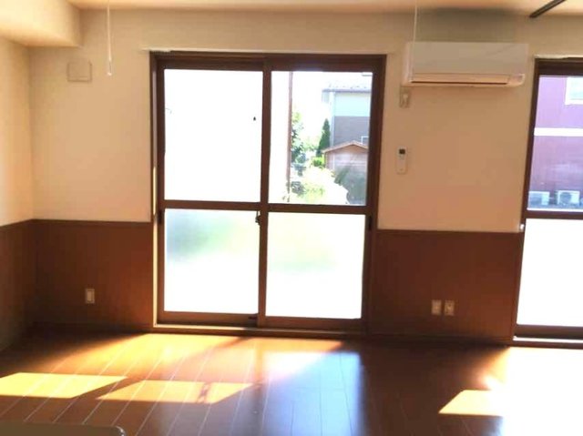 ヴィラグレイスAの居間写真