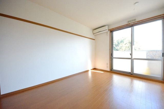 居室・リビング　★明るいお部屋です★