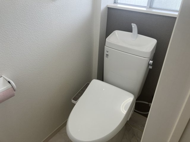 ＪＲ山陽本線 魚住駅 徒歩9分 2階建 築50年のトイレ写真
