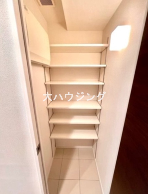 レジディア大森IIの玄関写真
