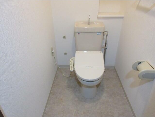 トイレ　落ち着いた色調のトイレです♪