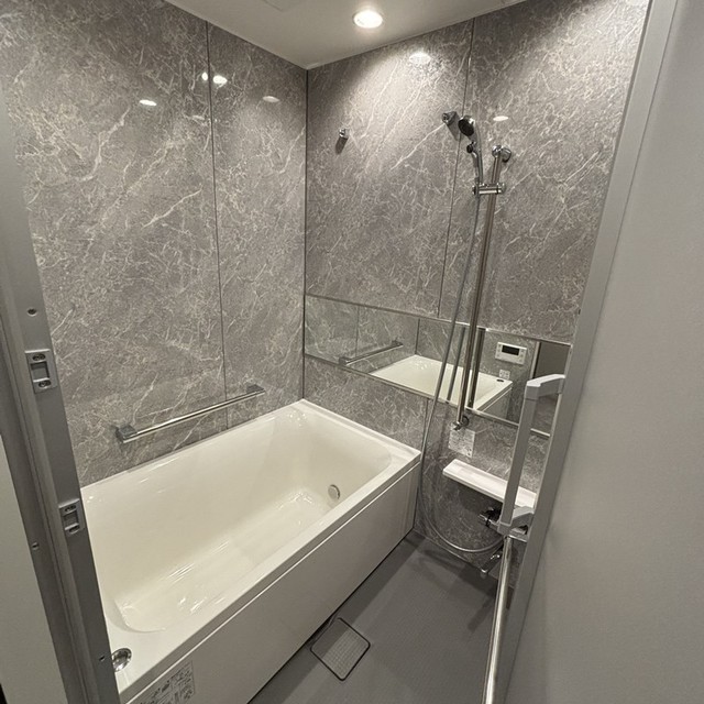 バス・シャワールーム　※写真は同タイプ住戸です。