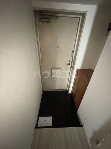 リアライズ市川原木の玄関写真