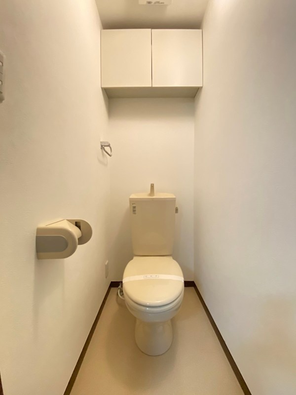 相鉄本線 天王町駅 徒歩4分 2階建 築13年のトイレ写真