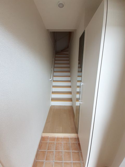 山陰本線 揖屋駅 徒歩13分 2階建 築10年の玄関写真