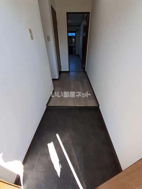 コーポ三重ハウスの玄関写真