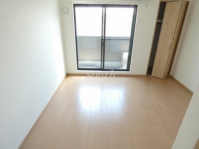 H-maison加美正覚寺VIIIの居間写真
