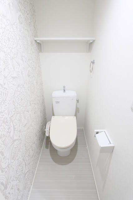 ＪＲ仙石線 陸前原ノ町駅 徒歩11分 2階建 築9年のトイレ写真