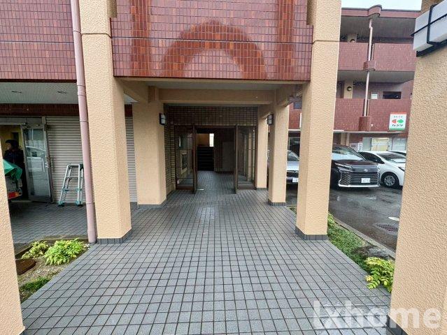 エントランス　建物の内部です
