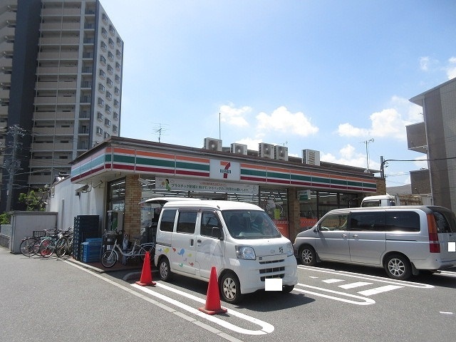 コンビニ　セブンイレブン（コンビニ）まで948m