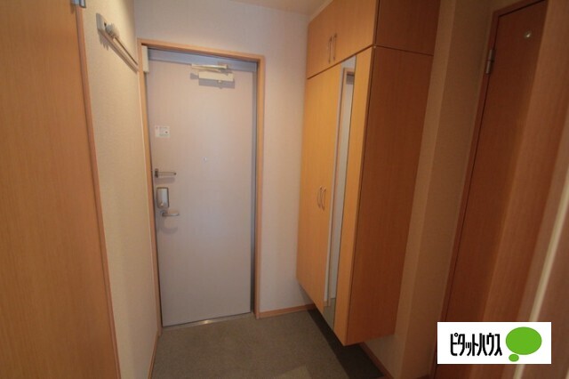 サンフレールAの玄関写真