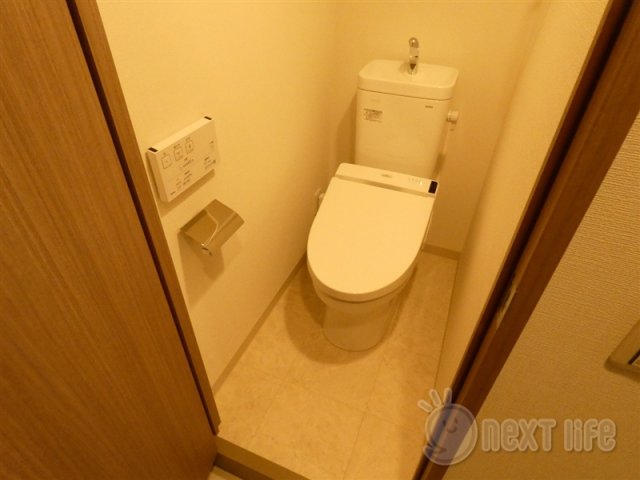 ＪＲ横浜線 新横浜駅 徒歩10分 11階建 築6年のトイレ写真
