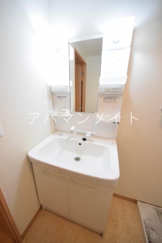 洗面設備　忙しい朝には欠かせない洗面所です