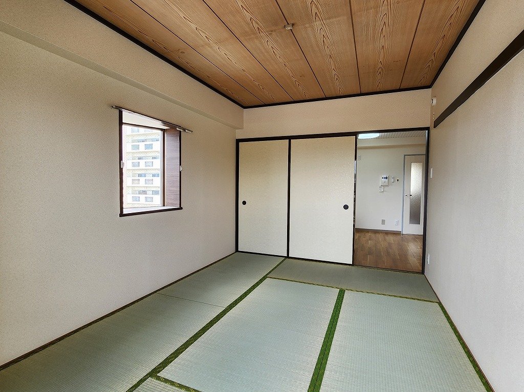 収納　和室出窓付き、収納あり