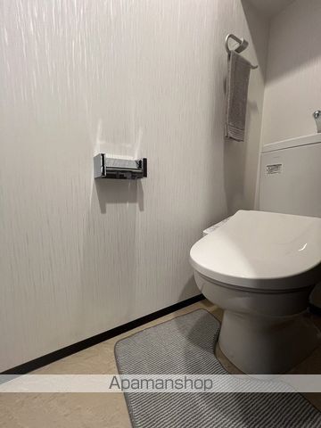 地下鉄堺筋線 天神橋筋六丁目駅 徒歩9分 11階建 築3年のトイレ写真