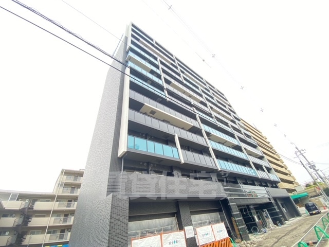 地下鉄御堂筋線 西中島南方駅 徒歩8分 12階建 築5年の外観写真