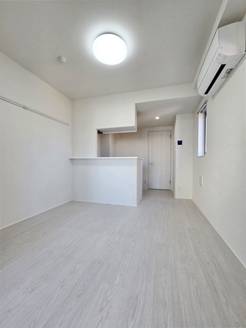 b’CASA KAWASAKI SIXの居間写真