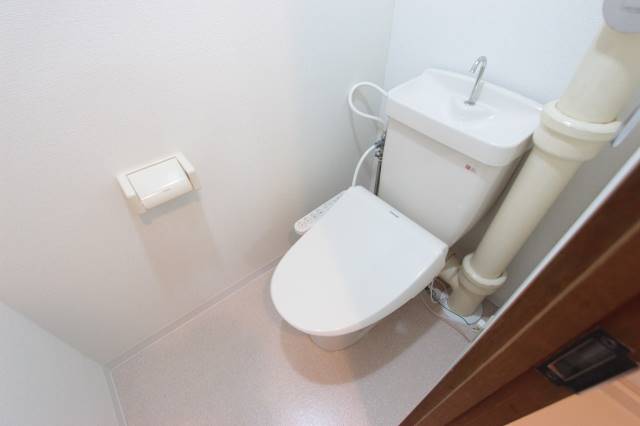 トイレ　こちらも安心してご使用ください