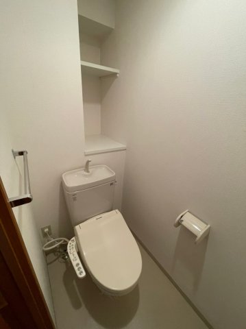 地下鉄名城線 矢場町駅 徒歩6分 12階建 築19年のトイレ写真