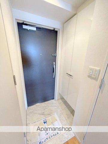 地下鉄長堀鶴見緑地線 西長堀駅 徒歩5分 10階建 築20年の玄関写真