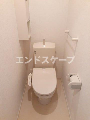ＪＲ両毛線 駒形駅 徒歩38分 3階建 築9年のトイレ写真