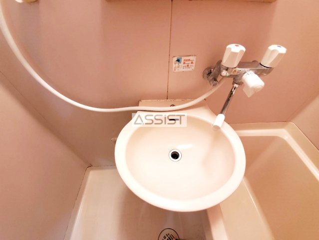 洗面設備　※他号室の参考写真です。