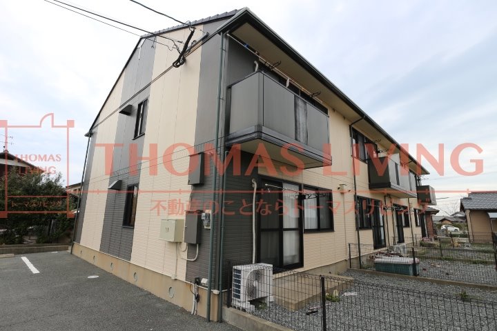建物外観　お部屋によっては初期費用などでご協力できますので、お気軽にお