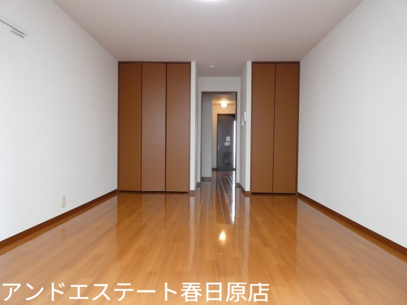 居室・リビング　広々９．７帖の洋室