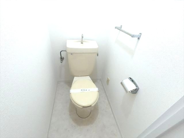 阪神本線 深江駅 徒歩7分 3階建 築40年のトイレ写真