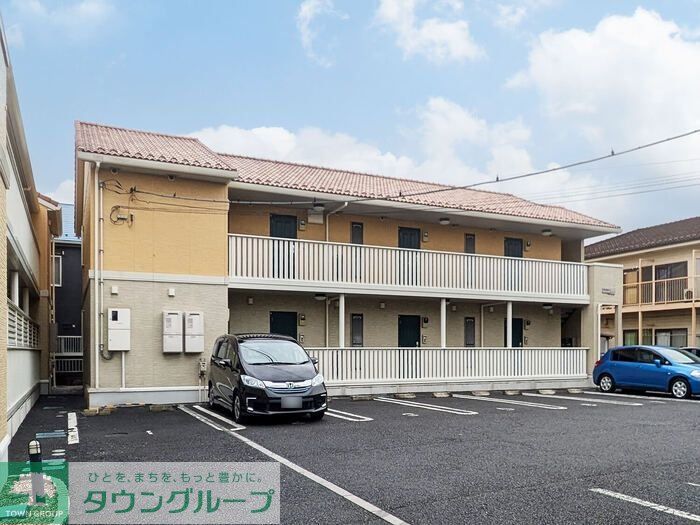 建物外観　駐車場