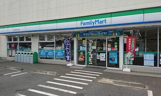 コンビニ　ファミリーマート 大田千鳥三丁目店（コンビニ）まで233m