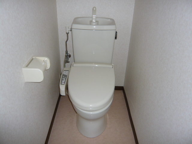 トイレ　シャワートイレでスッキリ