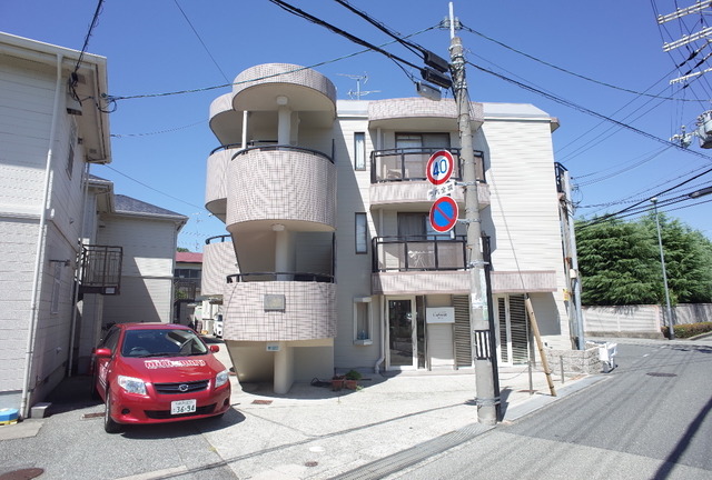 【西宮市門戸岡田町のマンションの建物外観】