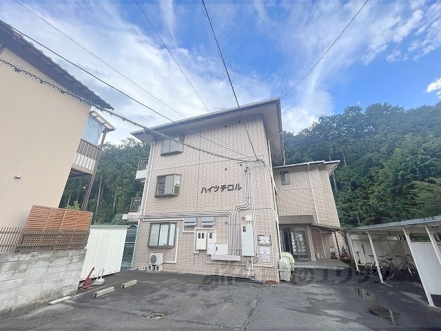 京都市北区衣笠赤阪町のマンションの建物外観