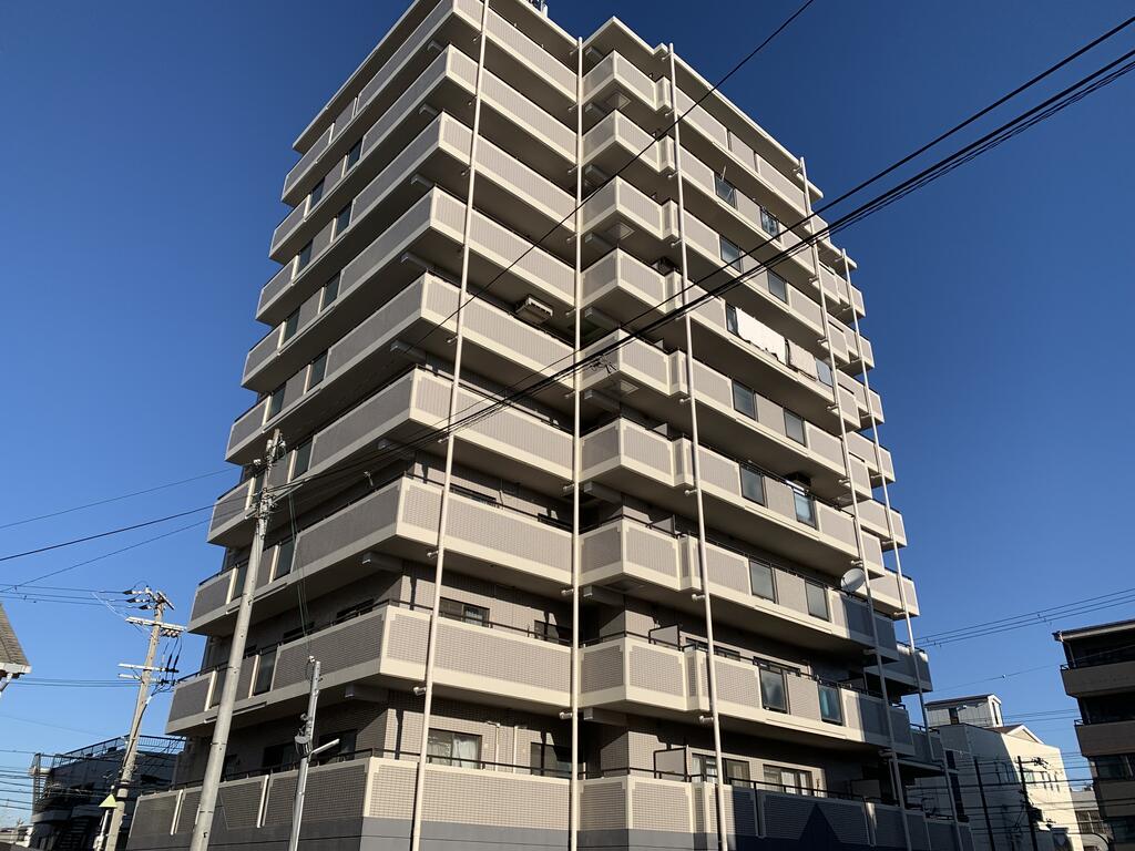堺市堺区材木町西のマンションの建物外観