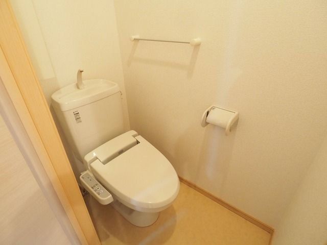 【吉川市道庭のアパートのトイレ】