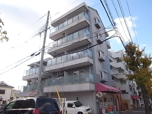 【神戸市灘区泉通のマンションの建物外観】