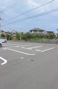 【東かがわ市白鳥のアパートの駐車場】