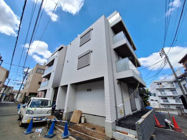 【横浜市西区戸部町のマンションのエントランス】