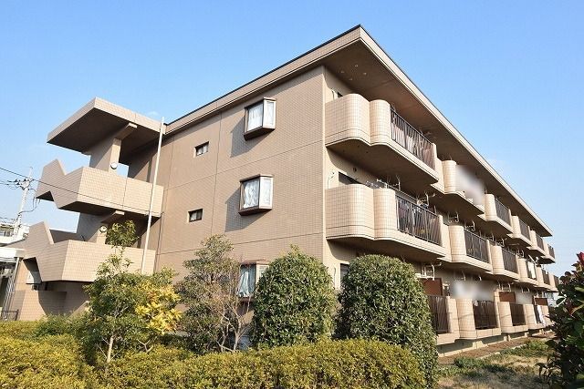 府中市紅葉丘のマンションの建物外観