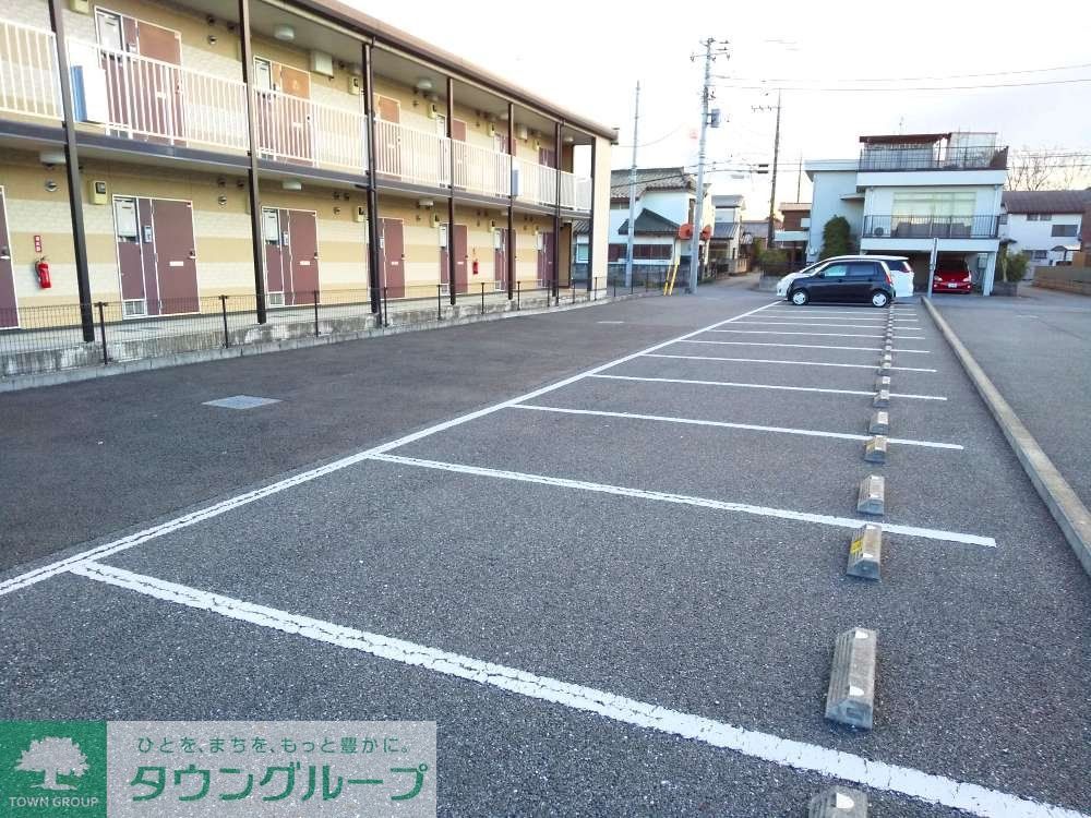 【東松山市和泉町のアパートの駐車場】