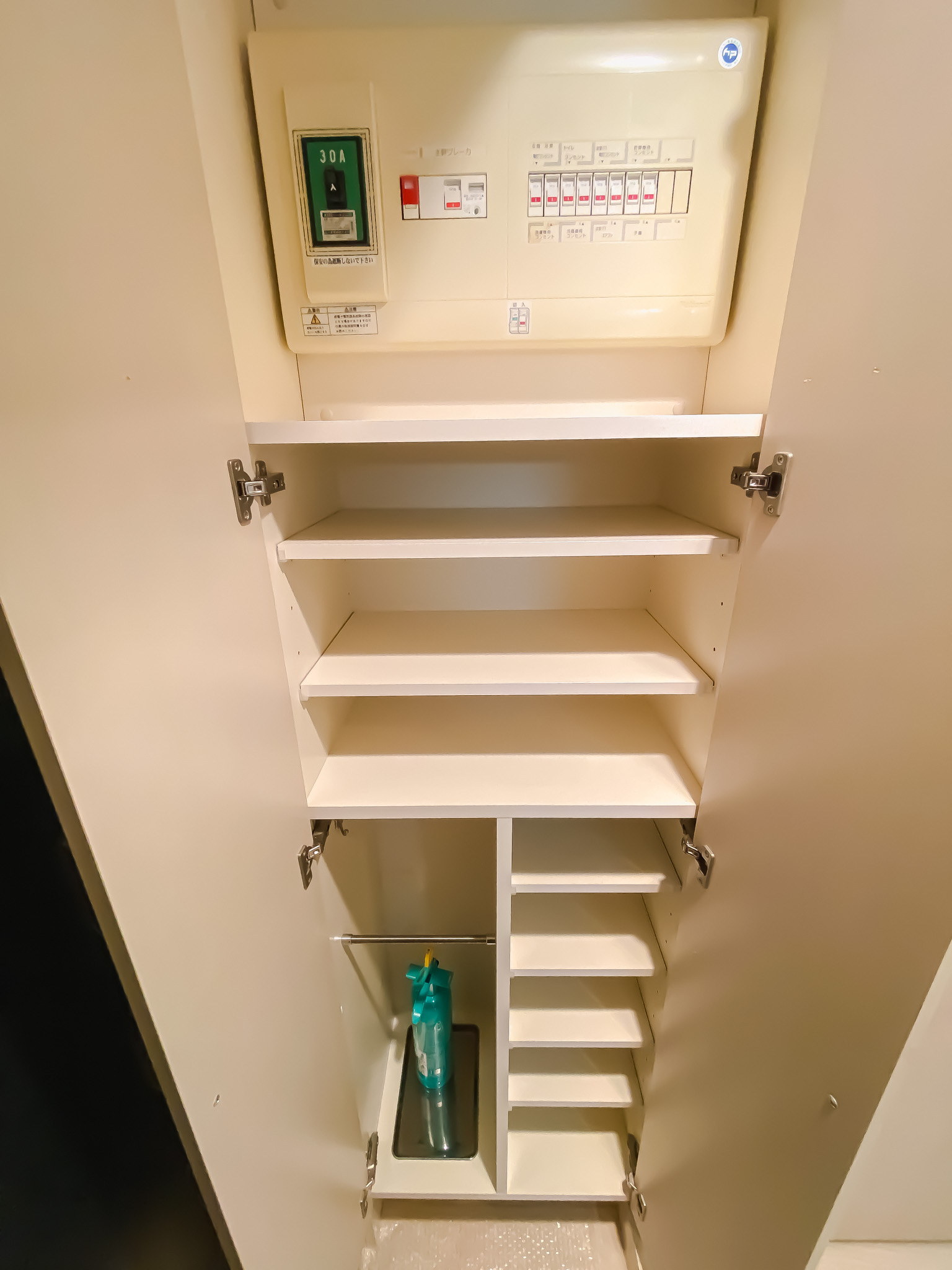 玄関　シューズボックス