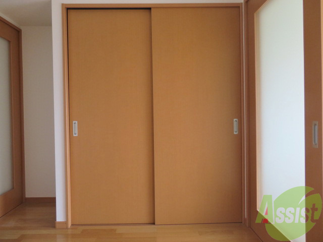 収納　クローゼットです。大きい荷物もしまうことができます。