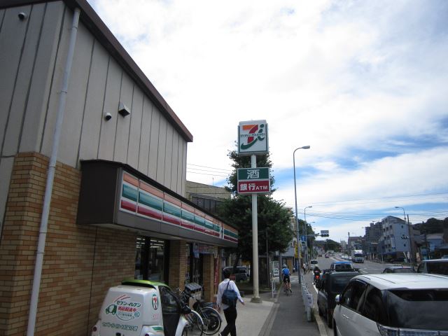 コンビニ　セブンイレブン（コンビニ）まで250m