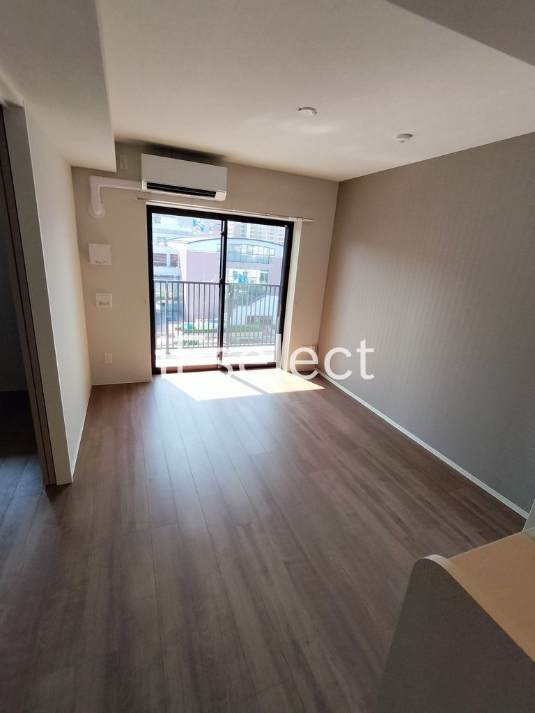 居室・リビング　アクセントクロスがおしゃれなリビングです